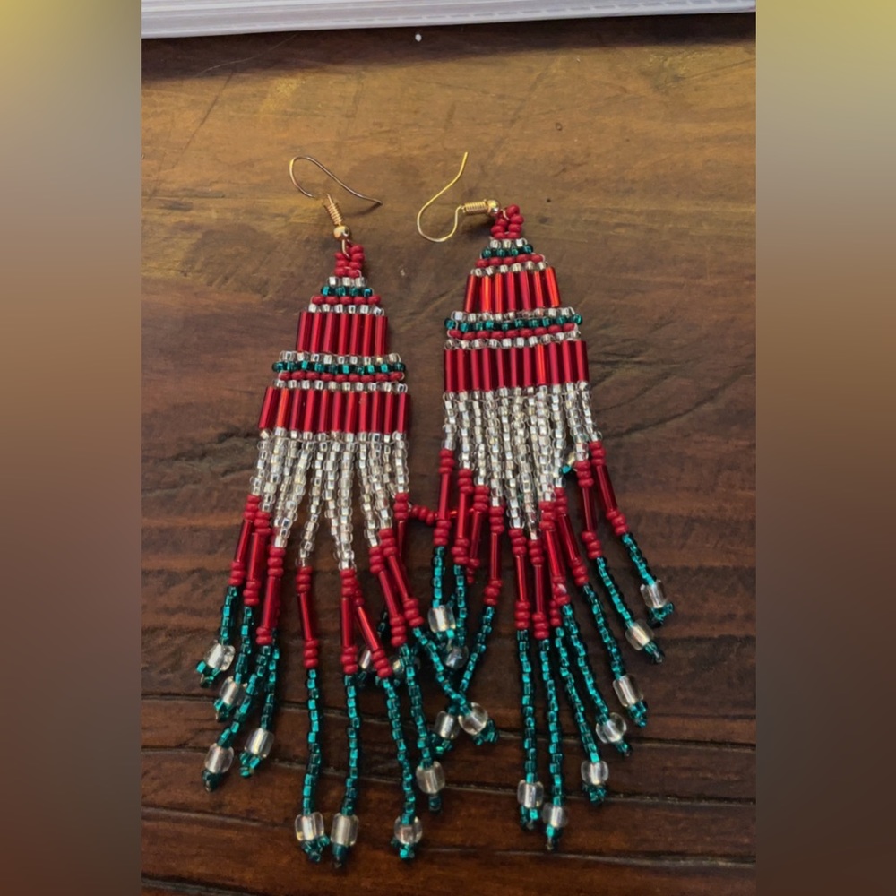 Handmade beaded earrings! Never worn, not my style and would like gone